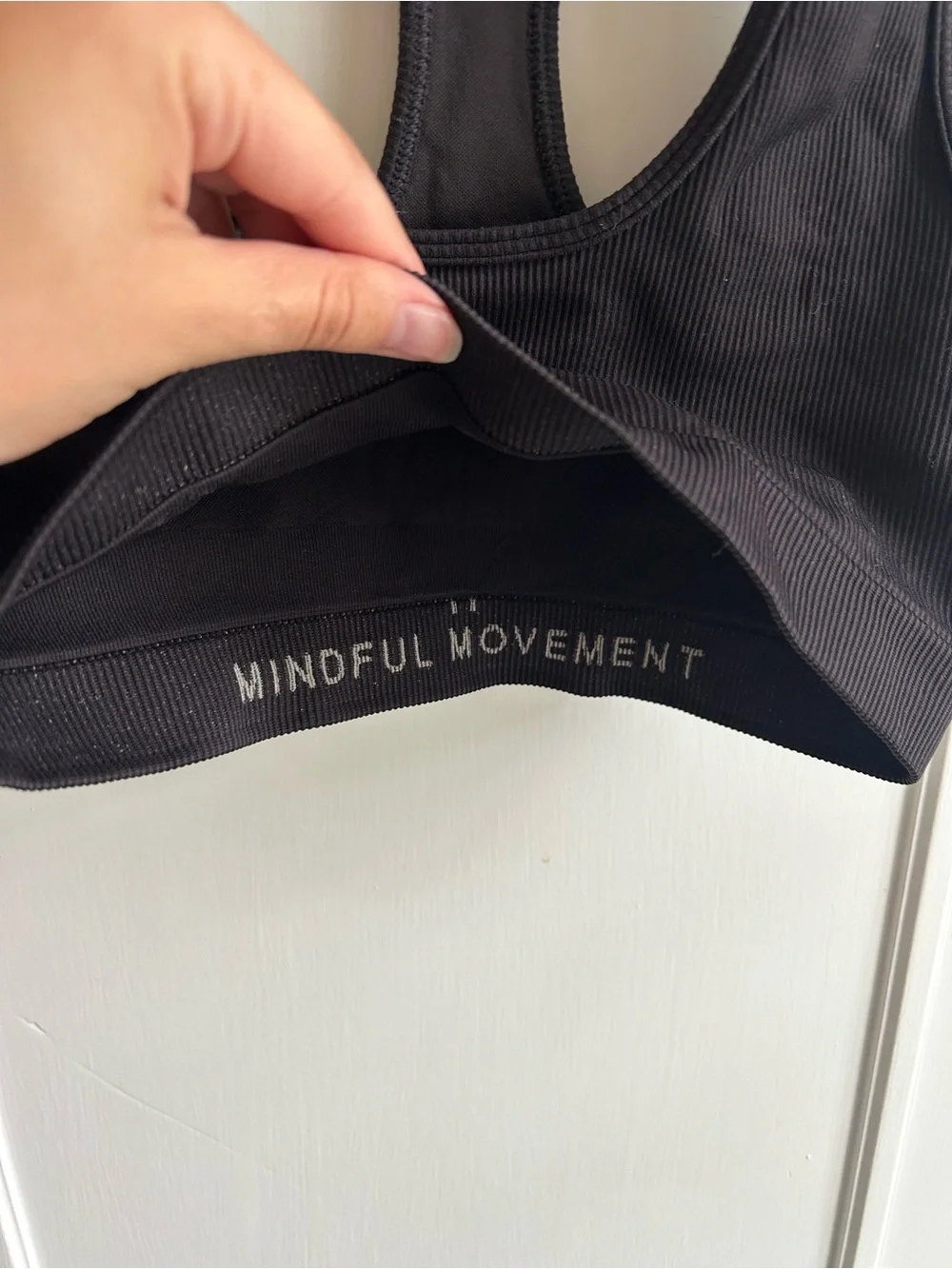 Alo Ribbed Racerback Sports Bra in Black Size S